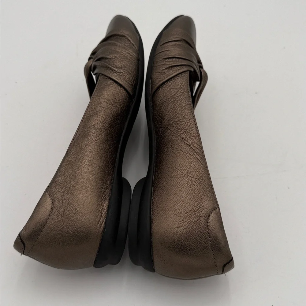 Clarks step out